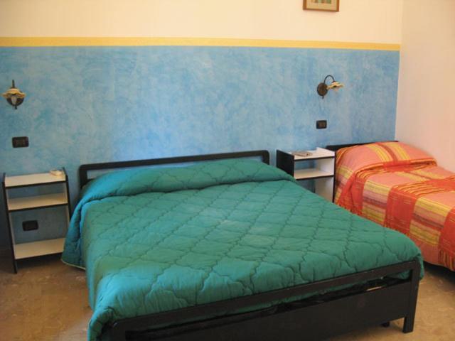 Bed and Breakfast Mare Blu à Gioiosa Marea Chambre photo